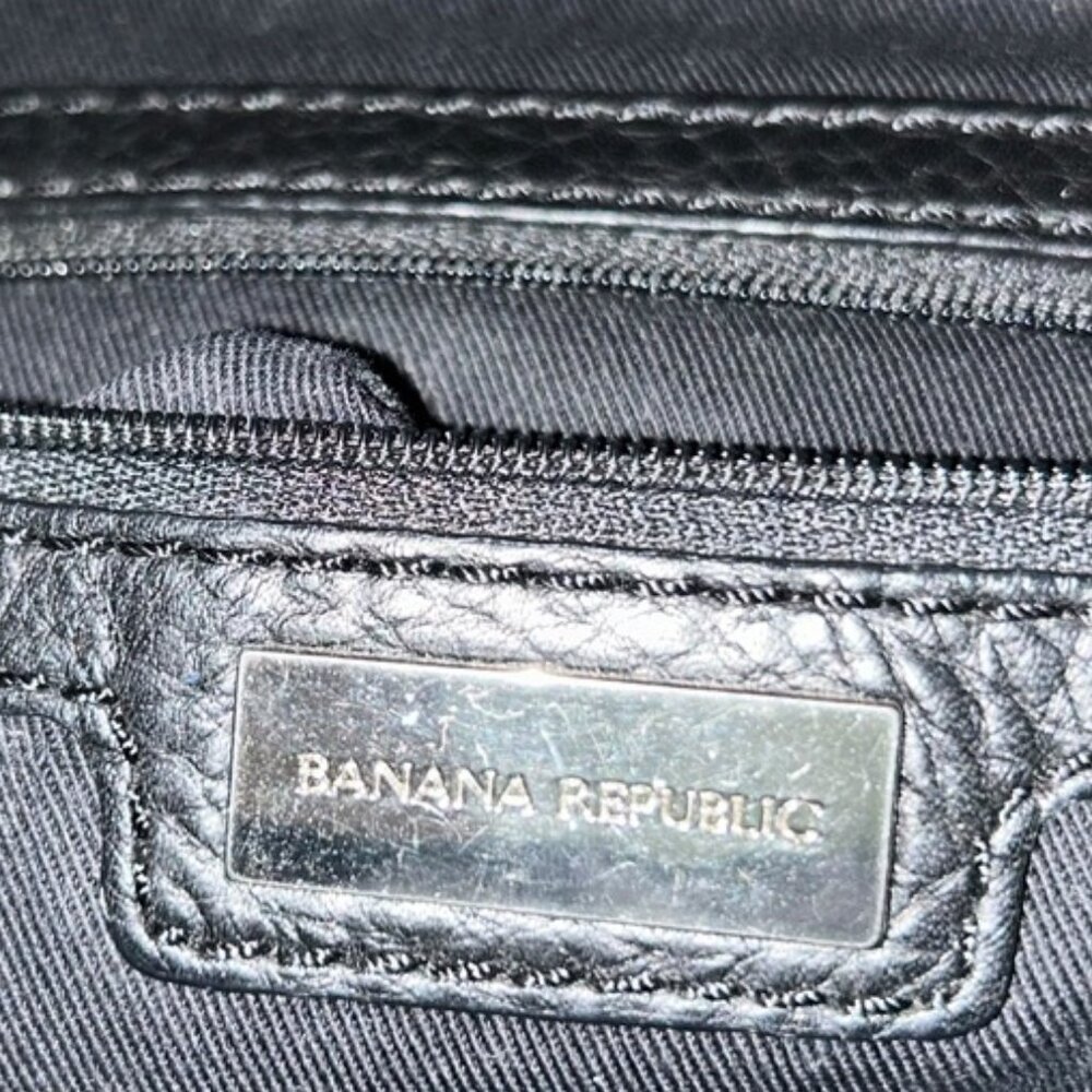 Banana Republic EXCELLENT CONDITION all weather leather black half moon … - Picture 2 of 6